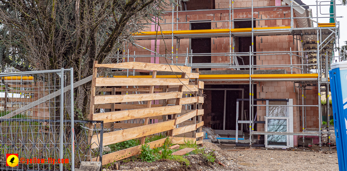 28.04.2023 - Baustelle Niederalmstraße 16 in Neuperlach